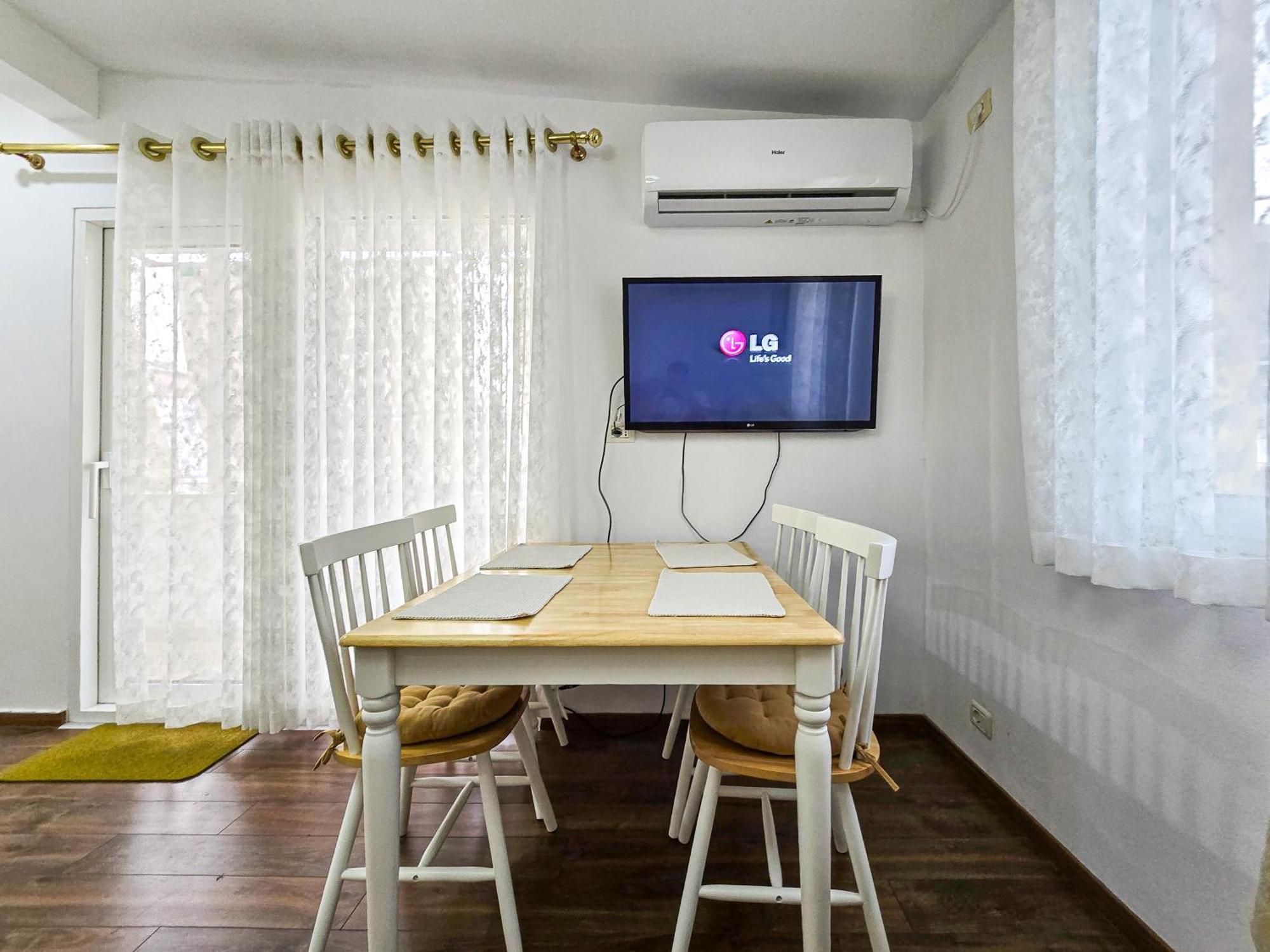 Lake Park 2Br Apartment Tirana Bagian luar foto